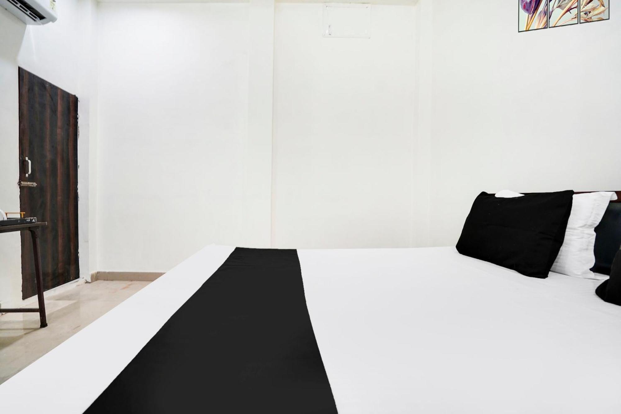 Hotel O The Moon Bareilly Εξωτερικό φωτογραφία