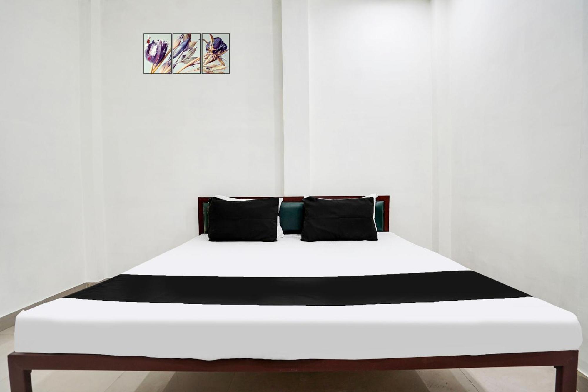 Hotel O The Moon Bareilly Εξωτερικό φωτογραφία